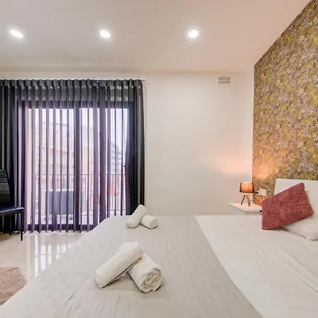 Seaside Family Retreat With Stunning Views Apartament Birżebbuġa