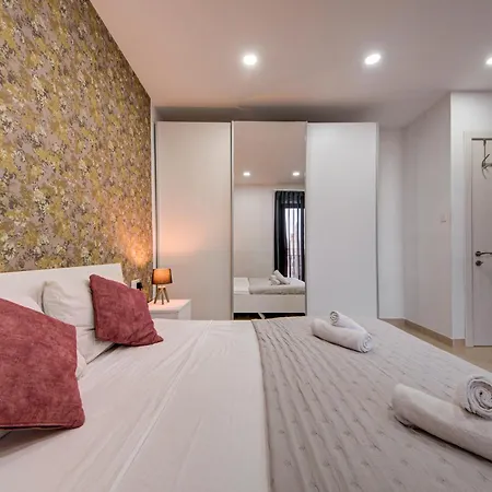 Apartment Seaside Family Retreat With Stunning Views Birzebbuga