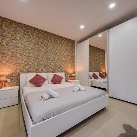Seaside Family Retreat With Stunning Views * Birżebbuġa