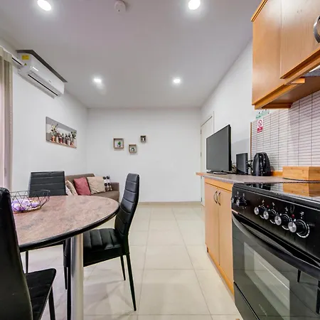 Seaside Family Retreat With Stunning Views Birżebbuġa