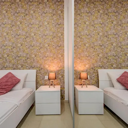 Seaside Family Retreat With Stunning Views Apartament *